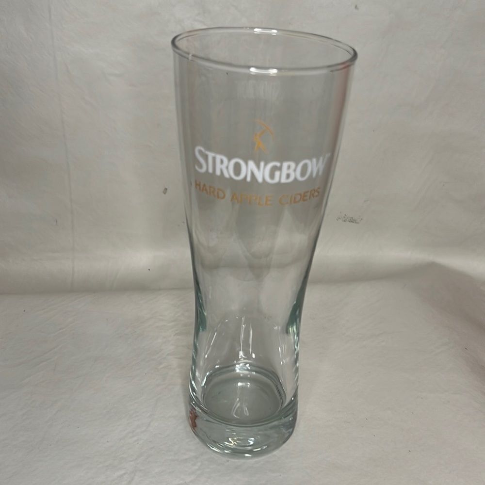 Strongbow Hard Apple Cider 20 Oz Beer Drinking Glass 8 1/2 In Tall 3 In Round